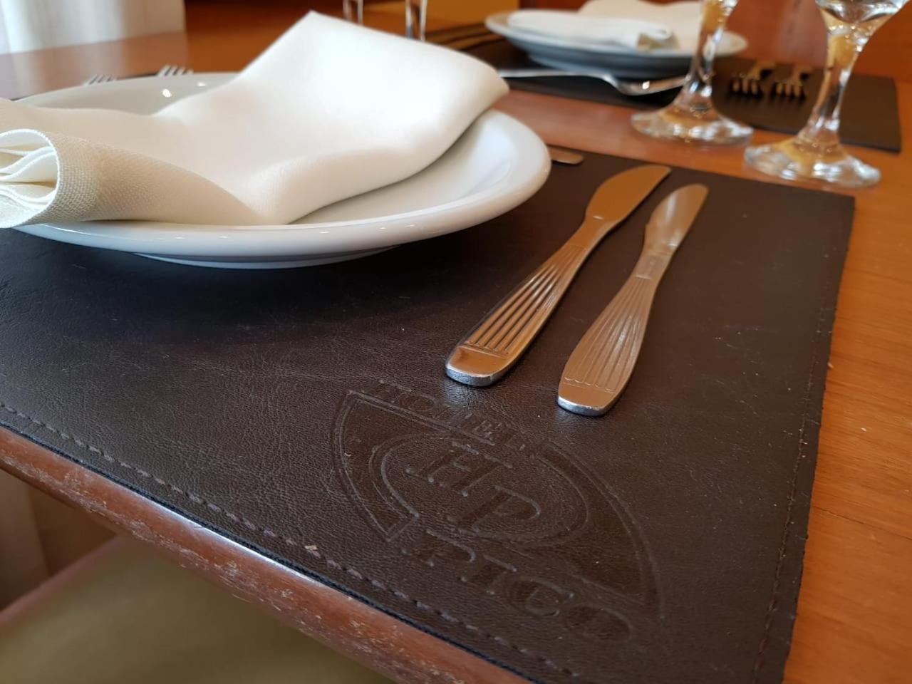 Hotel Pico 헤네랄 피코 외부 사진